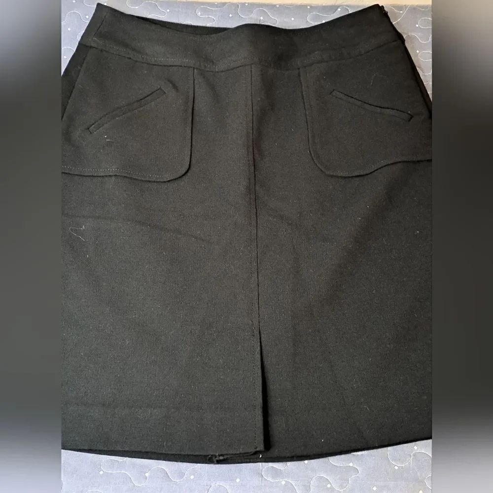 Banana Republic black stretch skirt size 2